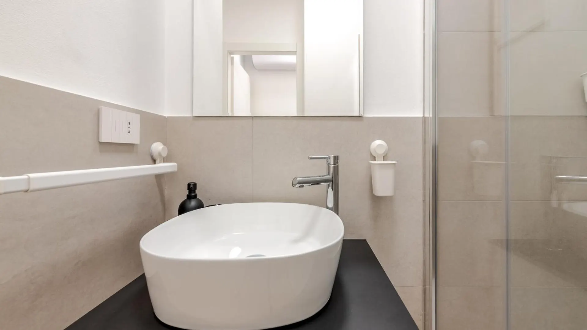 Guestplanet Apartment Milan Italy